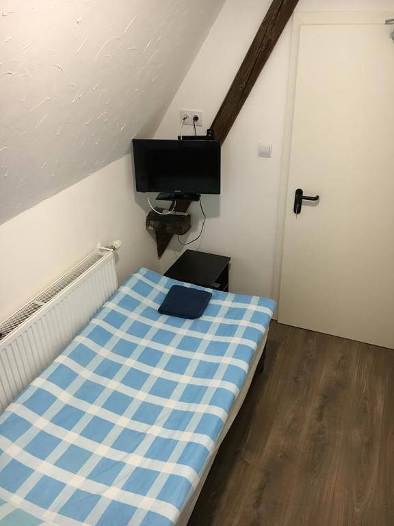 Pension Haus Baron 2 Friedrichsfeld Edingen-Neckarhausen Esterno foto